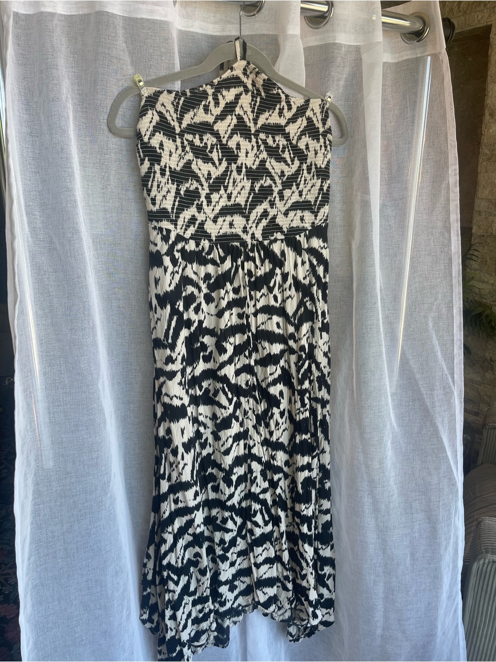 Old Navy Black & White Ikat Print halter Maxi Dress – Size L Tall
